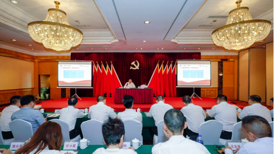 尊龙凯时集团任丁书记带头讲授“不忘初心、牢记使命”主题教育专题党课